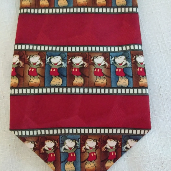 Vintage Mickey & Co Disney Mickey Mouse Film Themed Necktie 100% Polyester Tie - Picture 2 of 8
